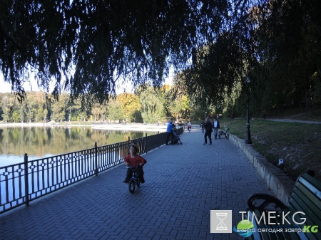 Кишиневская осень. Замечательный октябрьский день на Комсомольском озере