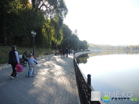 Кишиневская осень. Замечательный октябрьский день на Комсомольском озере