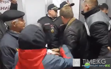 «Нам не нужна такая власть»: В Виннице восстание — начался штурм, появилось первое видео