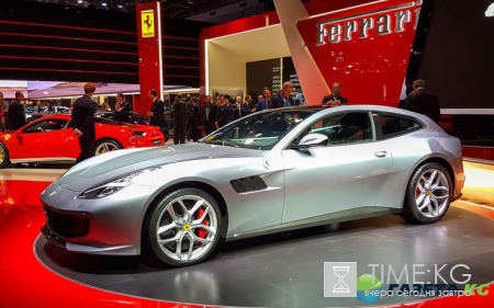 Парижский автосалон украсили итальянские суперкары Ferrari LaFerrari Aperta и GTC4Lusso T