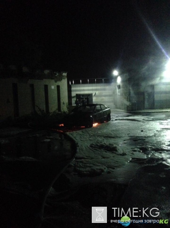 В Киеве уничтожили авто жены мэра (фото)