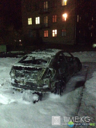 В Киеве уничтожили авто жены мэра (фото)