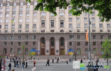 В мэрии Киева разрешили гулянки с цыганами и медведями