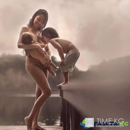 Американку обвиняют в инцесте: мать двоих детей публикует в сети откровенные видео со своими сыновьями