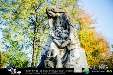 Армянское кладбище в Кишиневе. Очень красивые осенние фото.