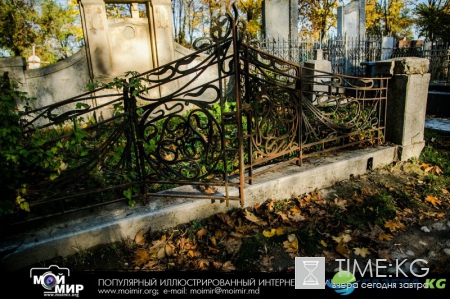 Армянское кладбище в Кишиневе. Очень красивые осенние фото.