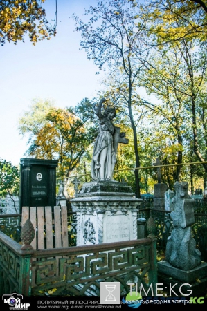 Армянское кладбище в Кишиневе. Очень красивые осенние фото.