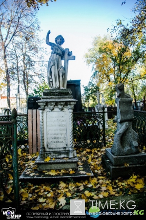 Армянское кладбище в Кишиневе. Очень красивые осенние фото.