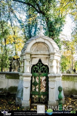 Армянское кладбище в Кишиневе. Очень красивые осенние фото.