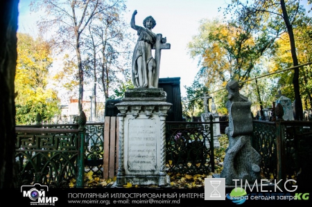 Армянское кладбище в Кишиневе. Очень красивые осенние фото.
