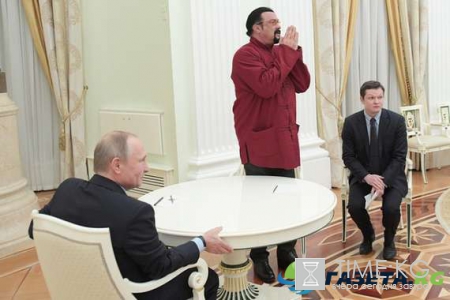 Владимир Путин и Стивен Сигал обмениваются подарками и ласковыми словами