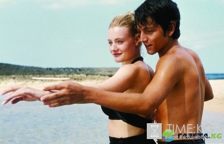 Диего Луна завлекает девушек танцами