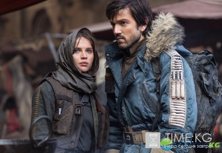 Диего Луна завлекает девушек танцами