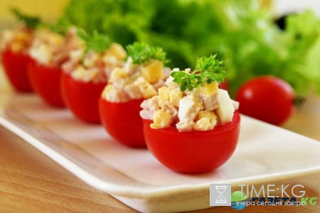 Новогодний стол в год Петуха 2017: рецепты вкусных блюд, фото