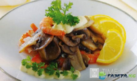 Салат на Новый Год 2017 Петуха огненного: оригинальные и вкусные рецепты к праздничному столу