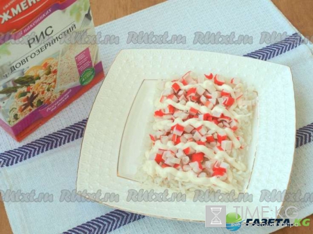 Салаты на Новый Год 2017 - простые и вкусные рецепты с фото: салат «1 января» и «Дед Мороз»