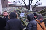 Сотни петербуржцев окунаются в ледяную воду