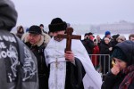 Сотни петербуржцев окунаются в ледяную воду