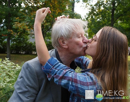 86-летний Иван Краско отправился с молодой женой в Италию