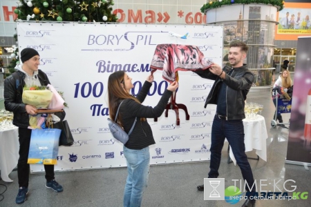 Ассия Ахат назвала имя 100-миллионного пассажира столичного аэропорта (фото)
