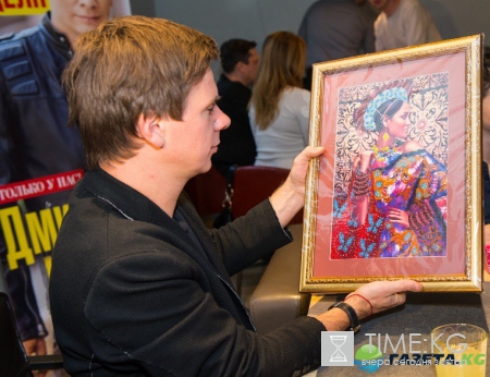 Дмитрий Комаров ходит на свидание с четырьмя девушками сразу