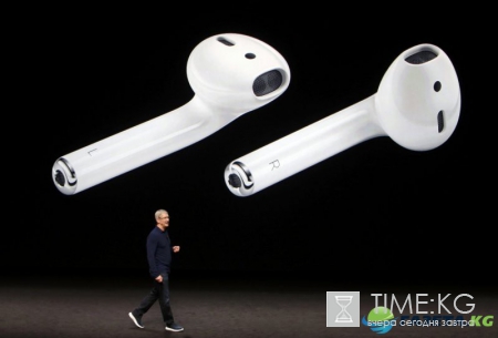 Глава Apple: AirPods никогда не выпадают из ушей