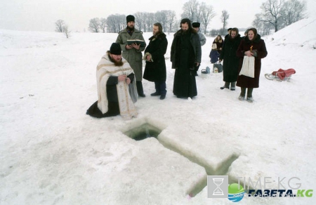 Крещение 2017: когда набирать воду, как и в чем ее хранить