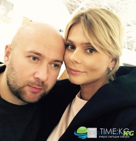 Ксения Новикова сбежала с супругом на райский остров