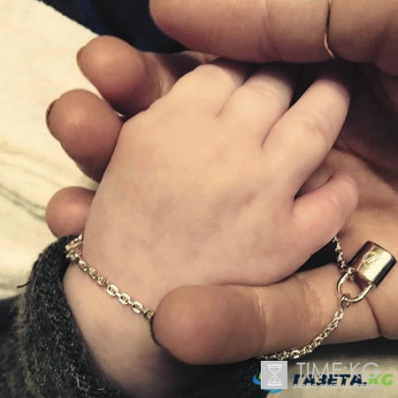 Материнство Собчак: первая фотосессия ее сына, няня и танцы в караоке до утра