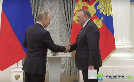 Путин вручил в Кремле заслуженные госнаграды, смотрите видео