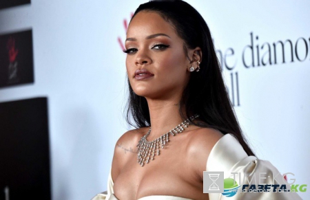 Рианна придумала для поклонниц особенный подарок (видео)