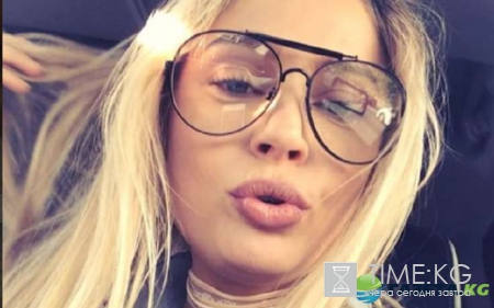 «Секси сиси»: Наталья Рудова невзначай показала свой «дерзкий» торчащий сосок