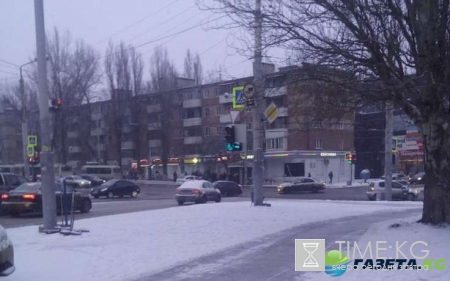 В Ростове на видео сняли массовое ДТП, спровоцировавшее невероятно большую пробку