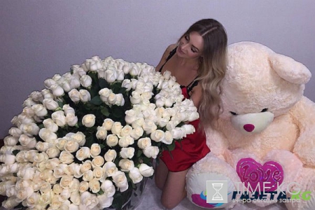 За красивые глазки: как богатые ухажеры задаривают звездных красавиц