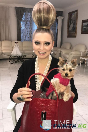 За красивые глазки: как богатые ухажеры задаривают звездных красавиц