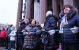 Исаакий взяли в «голубое кольцо»