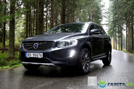 Фотошпионы рассекретили дизайн салона Volvo XC60 нового поколения