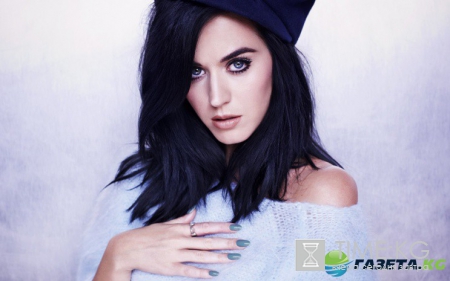 Кэти Перри предстала в образе блондинки