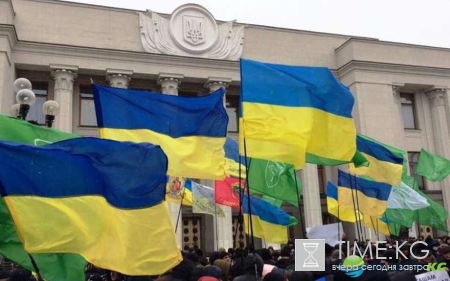 Митинги в Киеве: Верховная Рада оказалась под угрозой взрыва – террористом оказался несовершеннолетний