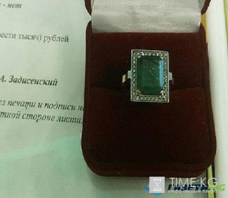 На аукционе продали кольцо Елены Образцовой с редким изумрудом