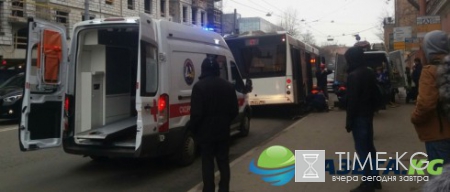 На Малом проспекте автобус наехал на пешехода