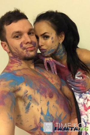 Нарисовались: пары из «Дома-2» создали картины обнаженными телами