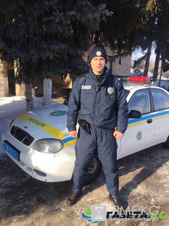 От новой полиции не убежишь: черниговский коп поймал вора, пробежав 5 километров босиком по снегу