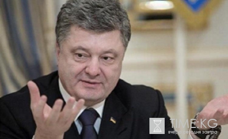 Петр Порошенко шокировал украинцев своим поведением во время молебна в честь героев «Небесной сотни» (видео)