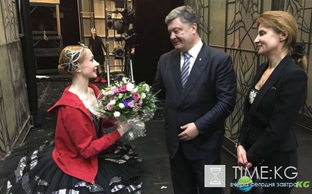 Порошенко напился в Берлинской опере и вылез на сцену, шокировав всех зрителей. Небывалое представление на день рождения первой леди