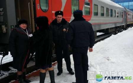 В Москве машинист поезда протаранил у платформы пешехода