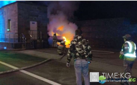 В Сочи машина протаранила стену и моментально взорвалась, жертву ДТП с трудом вытащили