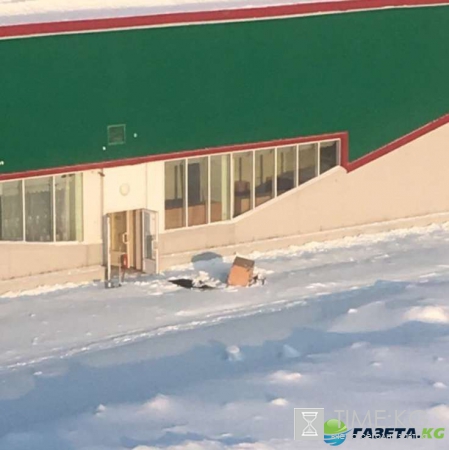 В Сургуте взорвавшийся у школьника телефон стал причиной пожара в лицее