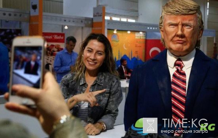 Как живой: на фестивале шоколада в Турции показали бюст Трампа