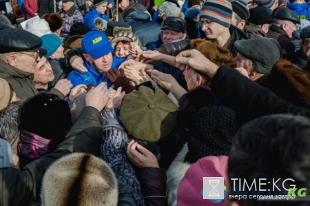 Кировские пенсионеры передрались из-за халявных сувениров от Жириновского